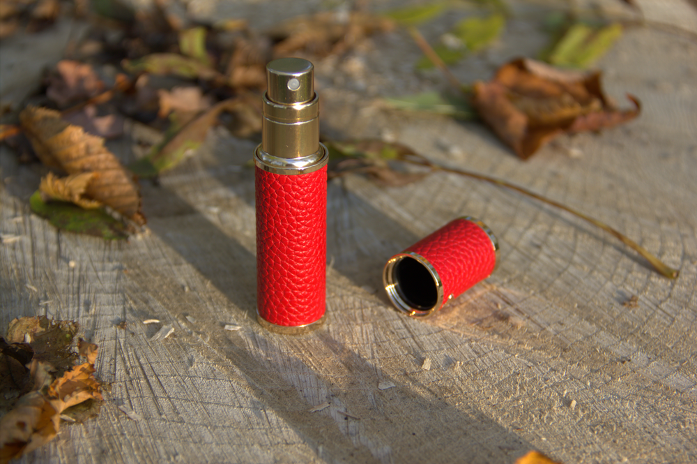  Fragrance atomiser,  product front